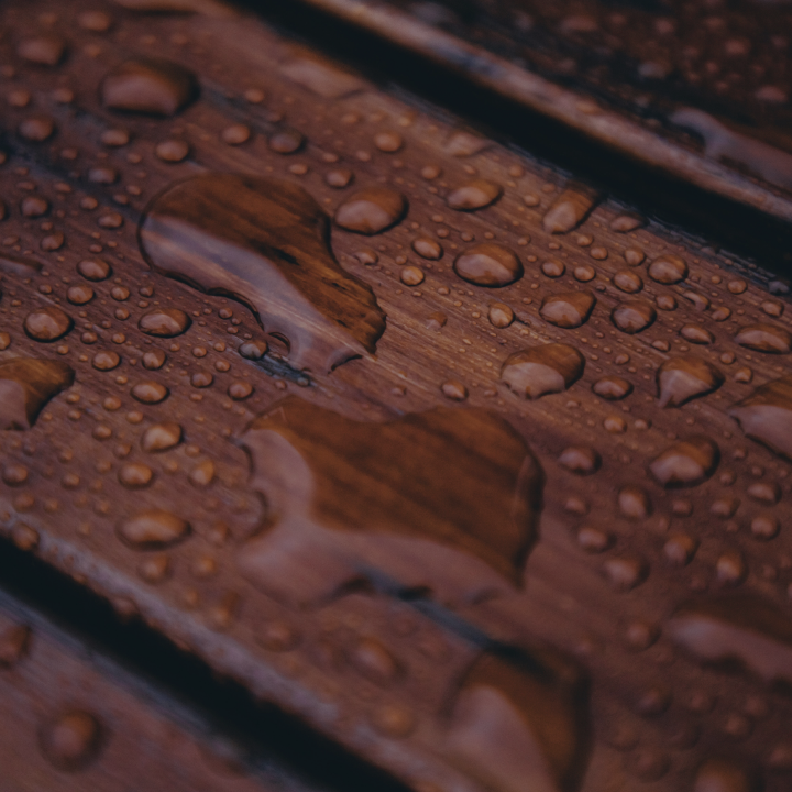 How to apply exterior wood oil